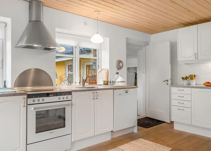 Fraenze - 500m From The Sea By Interhome Nyaraló